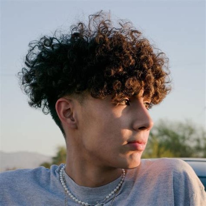 DannyLux Promesas De Amor Lyrics English Translation