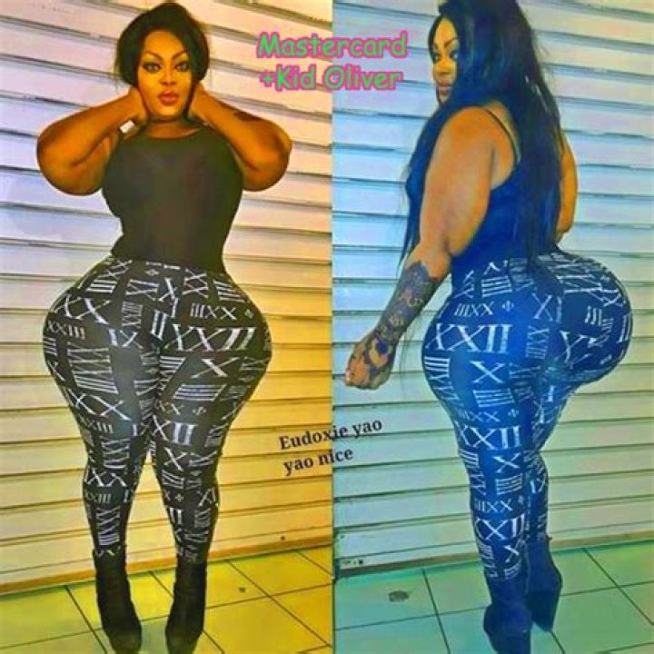 Hooters knockers big ass titties lyrics