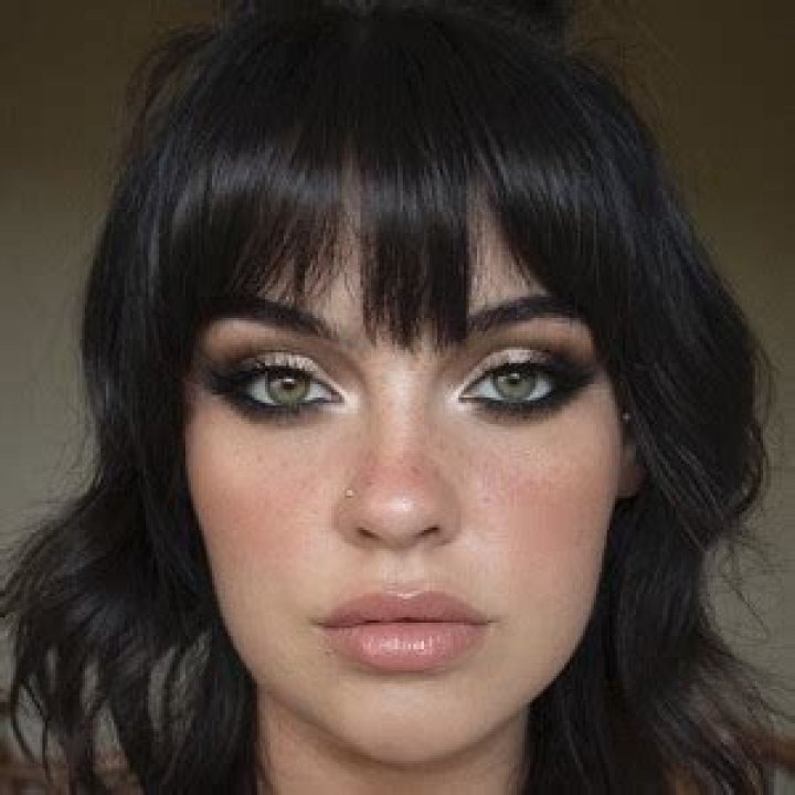 Julia Adams Obituary Edmonton, Canadian Makeup Artist and YouTuber Has Died