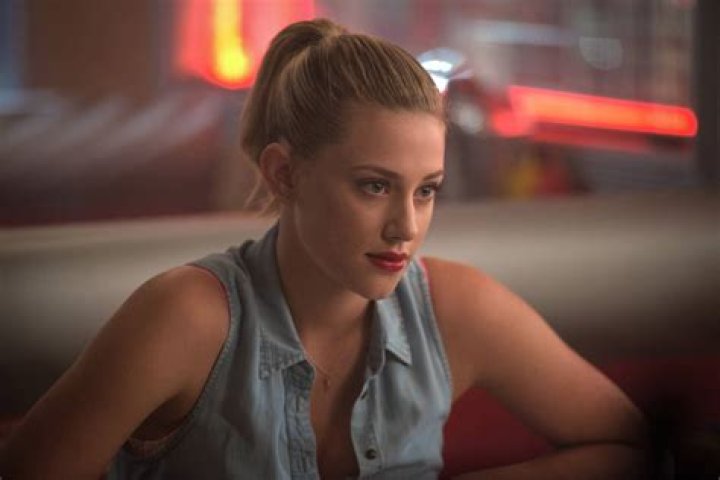 Lili Reinhart Net Worth: Details About Film, Income, Age, Home, Career